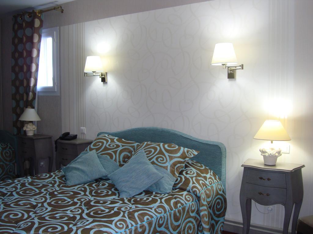 Hotel Le Gue Du Holme Saint-Quentin-sur-le-Homme Δωμάτιο φωτογραφία